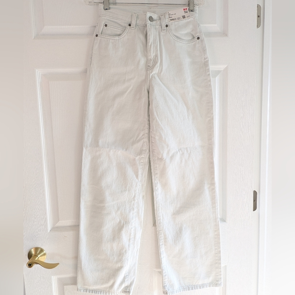UNIQLO Women’s Wide Straight Jeans – Size 23 – Light Wash